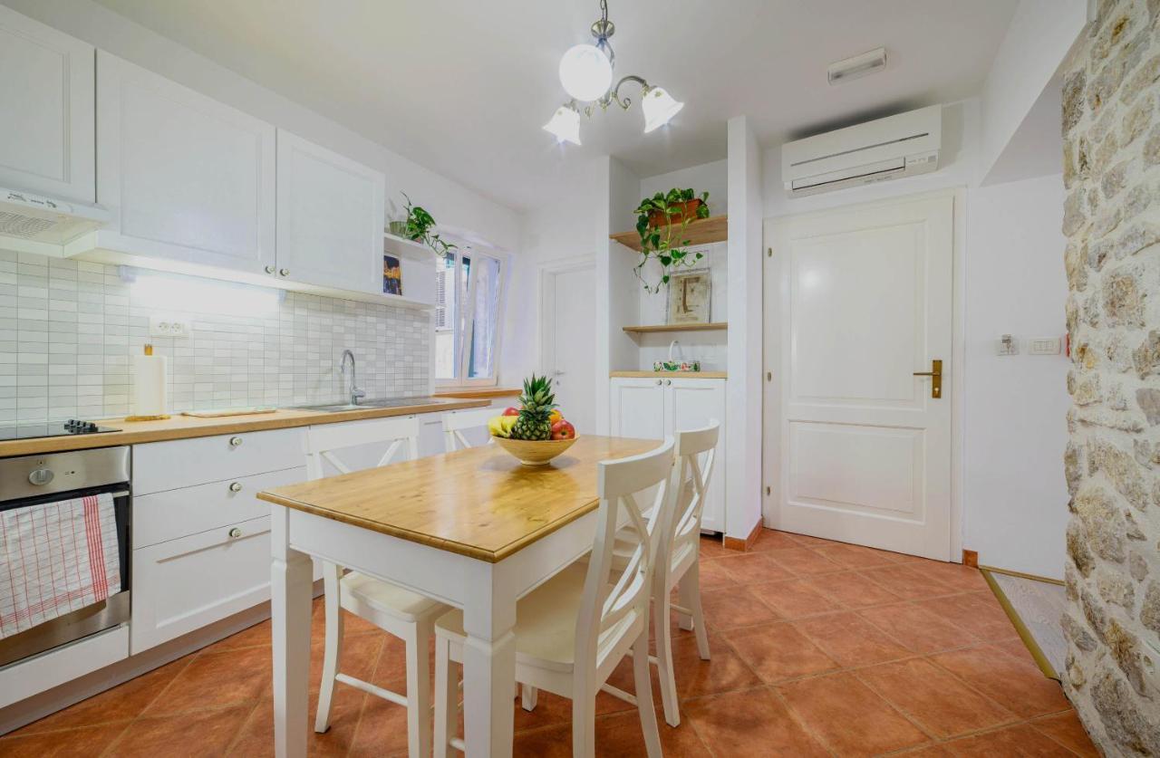 Apartments Festum 希贝尼克 外观 照片